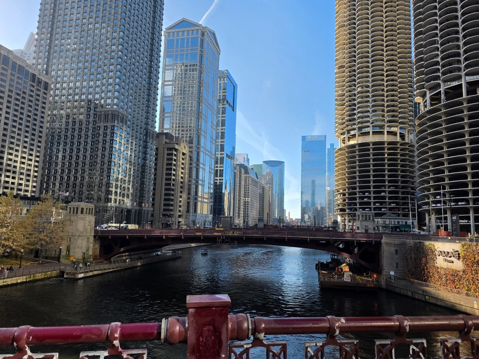 Chicago River view on a pleasant Fall day